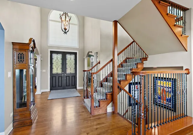 Photo 3 of Mansion for sale at 6564 Beech Ln, Libertyville, IL 60048 | MLS# 12749237 | Listing updated on 2026-10-05
