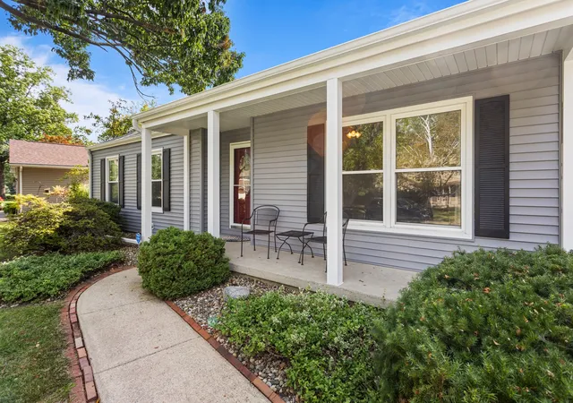 Photo 3 of Single family home for sale at 4 Magnolia Ct, Savoy, IL 61874 | MLS# 12749244 | Listing updated on 2026-10-07