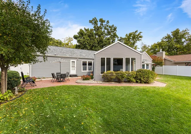 Photo 3 of Single family home for sale at 4 Magnolia Ct, Savoy, IL 61874 | MLS# 12749244 | Listing updated on 2026-10-07