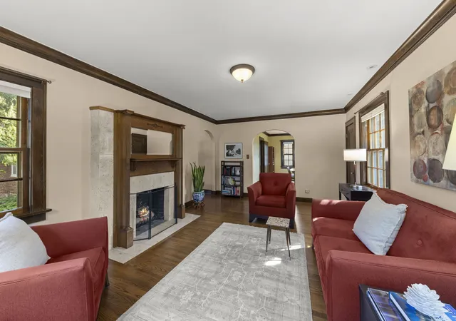 Photo 4 of Single family home for sale at 303 Hillside Ave, Glen Ellyn, IL 60137 | MLS# 12749249 | Listing updated on 2026-09-14