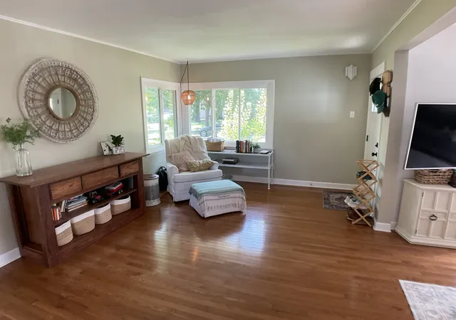 Photo 4 of Single family home for sale at 406 E Chippewa St, Dwight, IL 60420 | MLS# 12749276 | Listing updated on 2026-09-08