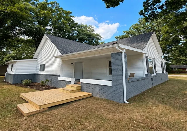 Photo 1 of Sale Pending at 1025 N 7th Street, Mt Vernon, IL 62864 | MLS# 12749277 | Listing updated on 2026-09-10