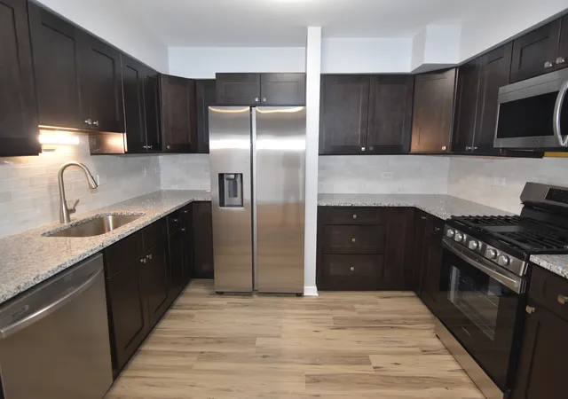Photo 3 of Townhouse for sale at 843 Oakside Ln, University Park, IL 60484 | MLS# 12749287 | Listing updated on 2026-09-22