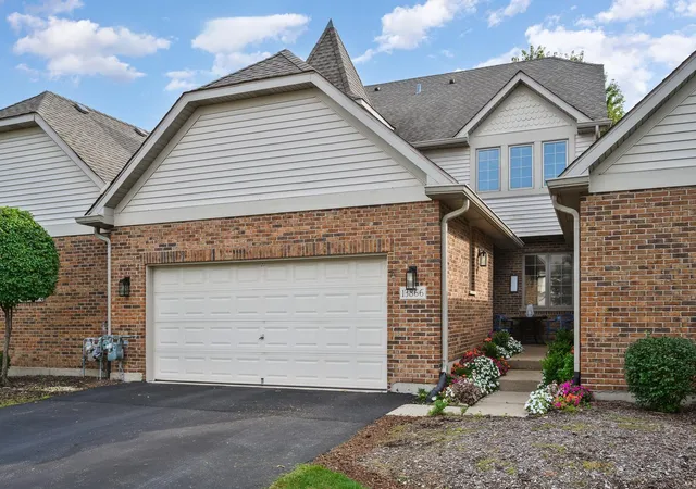 Photo 2 of Townhouse for sale at 13866 Steeples Rd, Lemont, IL 60439 | MLS# 12749302 | Listing updated on 2026-09-14