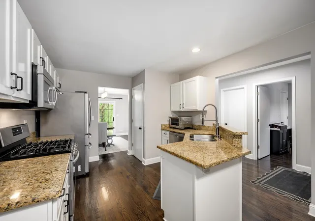 Photo 4 of Townhouse for sale at 13866 Steeples Rd, Lemont, IL 60439 | MLS# 12749302 | Listing updated on 2026-09-14
