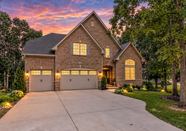 Photo 1 of Single family home for sale at 1657 Hickory Dr, Hoffman Estates, IL 60192 | MLS# 12749325 | Listing updated on 2026-09-13