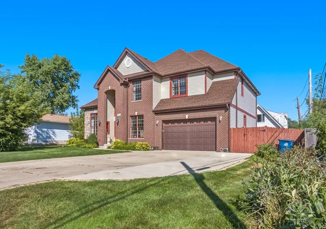 Photo 3 of Single family home for sale at 20665 Clarice Ave, Lincolnshire, IL 60069 | MLS# 12749338 | Listing updated on 2026-10-04