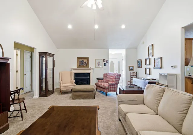 Photo 3 of Single family home for sale at 1815 Colonial Dr, Marion, IL 62959 | MLS# 12749344 | Listing updated on 2026-10-16