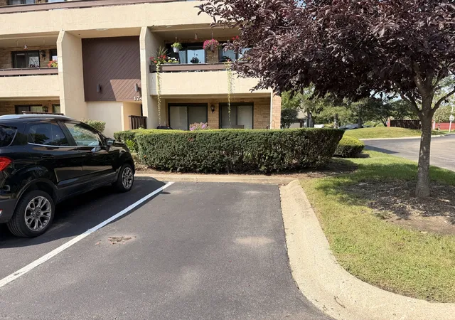 Photo 18 of Condo for sale at 174 E Springbrook Dr #1B, Bloomingdale, IL 60108 | MLS# 12749359 | Listing updated on 2026-09-14