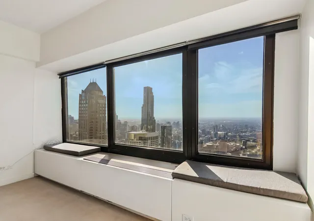 Photo 2 of Condo for sale at 175 E Delaware Pl #5721, Chicago, IL 60611 | MLS# 12749387 | Listing updated on 2026-10-21