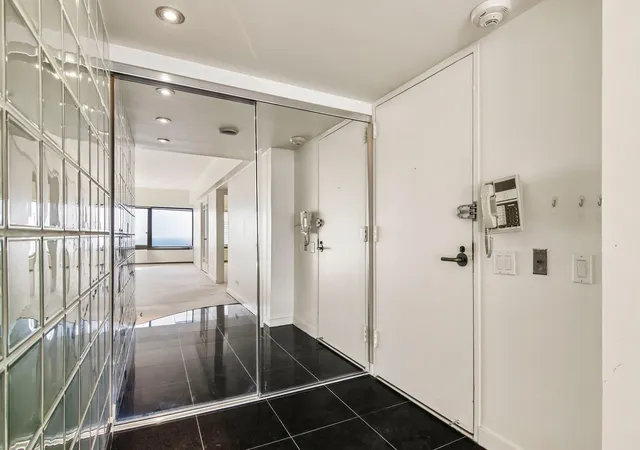 Photo 4 of Condo for sale at 175 E Delaware Pl #5721, Chicago, IL 60611 | MLS# 12749387 | Listing updated on 2026-10-21