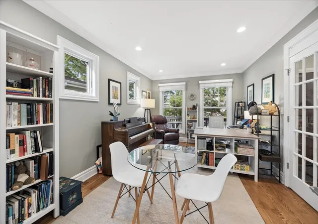 Photo 3 of Single family home for sale at 938 Mapleton Ave, Oak Park, IL 60302 | MLS# 12749393 | Listing updated on 2026-09-29