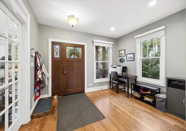 Photo 4 of Single family home for sale at 938 Mapleton Ave, Oak Park, IL 60302 | MLS# 12749393 | Listing updated on 2026-09-29