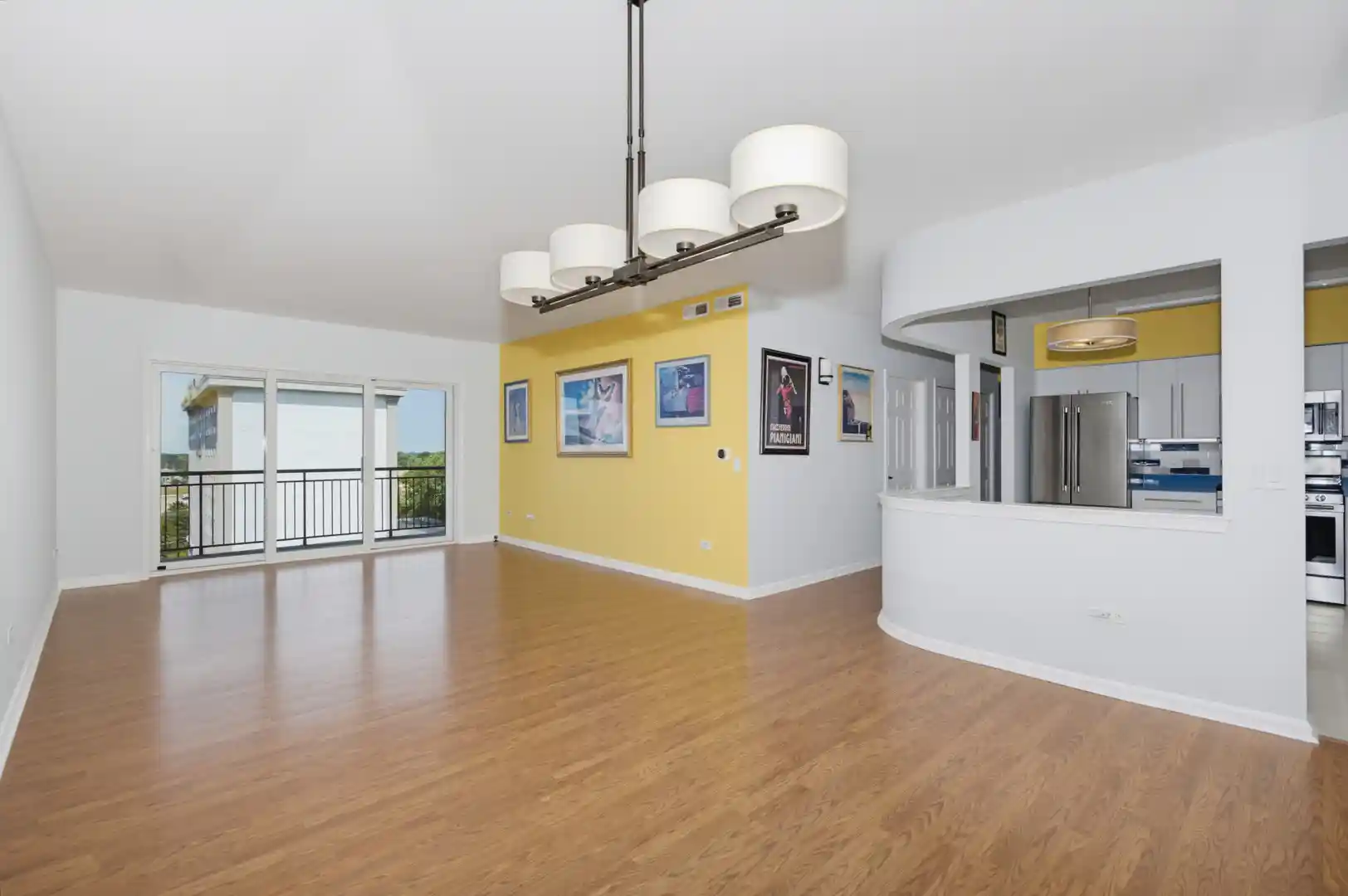 Listing Photo 2 - Condo for sale in 5555 N Cumberland Ave located at 5555 N Cumberland Ave, Chicago, IL 60656 - Unit #901