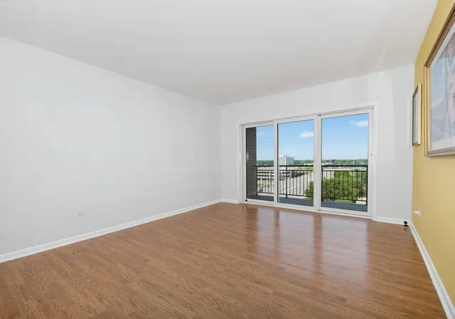 Listing Photo 5 - Condo for sale in building located at 5555 N Cumberland Ave, Chicago, IL 60656 - Unit #901