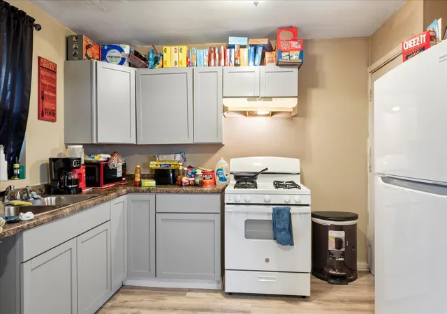 Photo 4 of Townhouse for sale at 735 E 105th Place, Chicago, IL 60628 | MLS# 12749402 | Listing updated on 2026-09-15