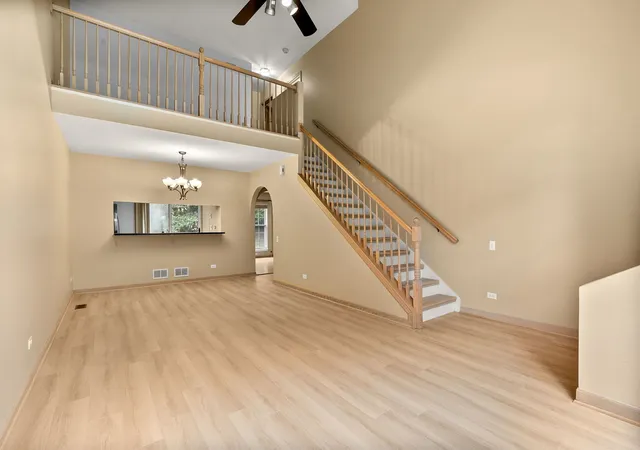 Photo 4 of Townhouse for sale at 620 N Charter Hall Dr, Palatine, IL 60067 | MLS# 12749422 | Listing updated on 2026-09-21