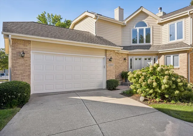 Townhouse for sale at 1441 Coventry Ct #1441, Darien, IL 60561 | MLS# 12749437