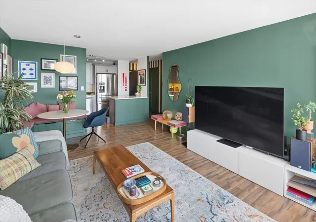 Photo 4 of Condo for sale at 3930 N Pine Grv Ave #2304, Chicago, IL 60613 | MLS# 12749447 | Listing updated on 2026-10-20