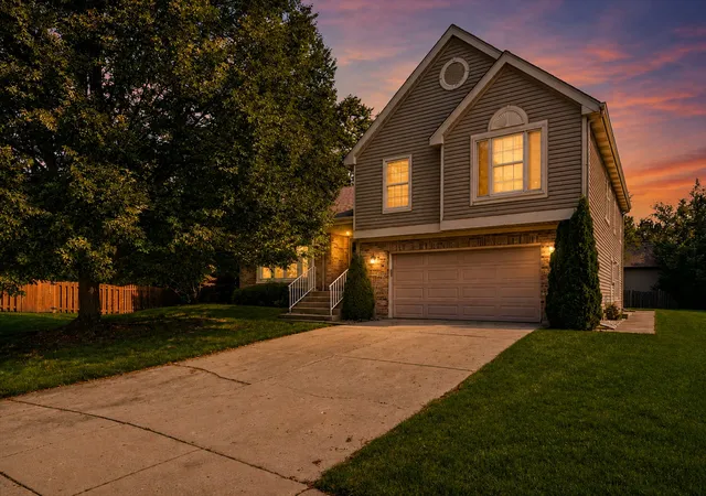 Photo 2 of Single family home for sale at 1173 N Clearwater Ct, Palatine, IL 60067 | MLS# 12749456 | Listing updated on 2026-09-24