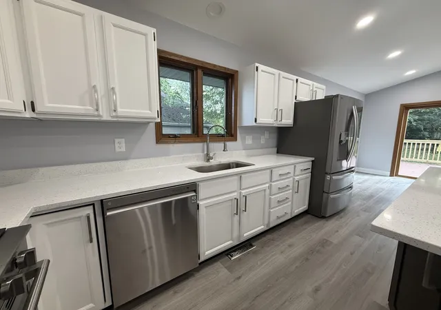 Photo 4 of Single family home for sale at 1619 Candlewick Dr SW, Poplar Grove, IL 61065 | MLS# 12749463 | Listing updated on 2026-09-14