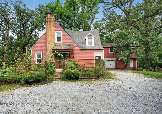 Photo 2 of Single family home for sale at 8060 W Woodvale Rd, Frankfort, IL 60423 | MLS# 12749467 | Listing updated on 2026-10-08