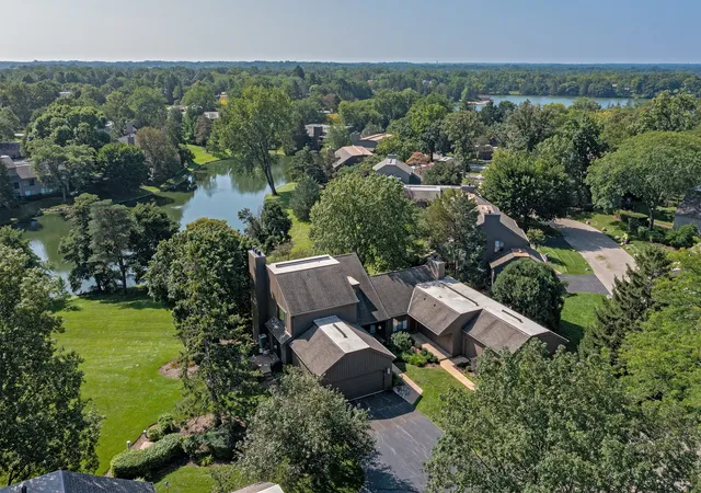 Townhouse for sale at 463 Woodview Rd, Lake Barrington, IL 60010 | MLS# 12749468