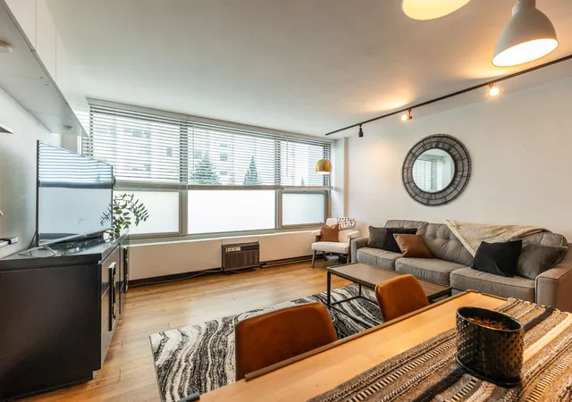 Photo 4 of Condo for sale at 3600 N Lake Shore Dr #308, Chicago, IL 60613 | MLS# 12749495 | Listing updated on 2026-09-23