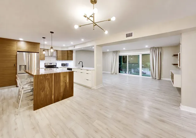 Photo 4 of Condo for sale at 1030 S Fernandez Ave #2B, Arlington Heights, IL 60005 | MLS# 12749503 | Listing updated on 2026-09-21