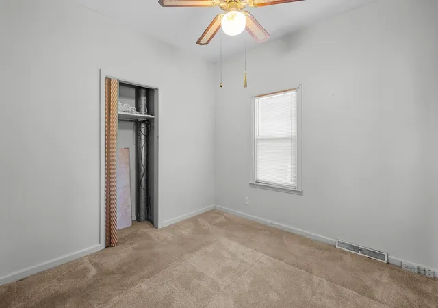 Photo 4 of Single family home for sale at 2421 34th Street, Moline, IL 61265 | MLS# 12749559 | Listing updated on 2026-10-06