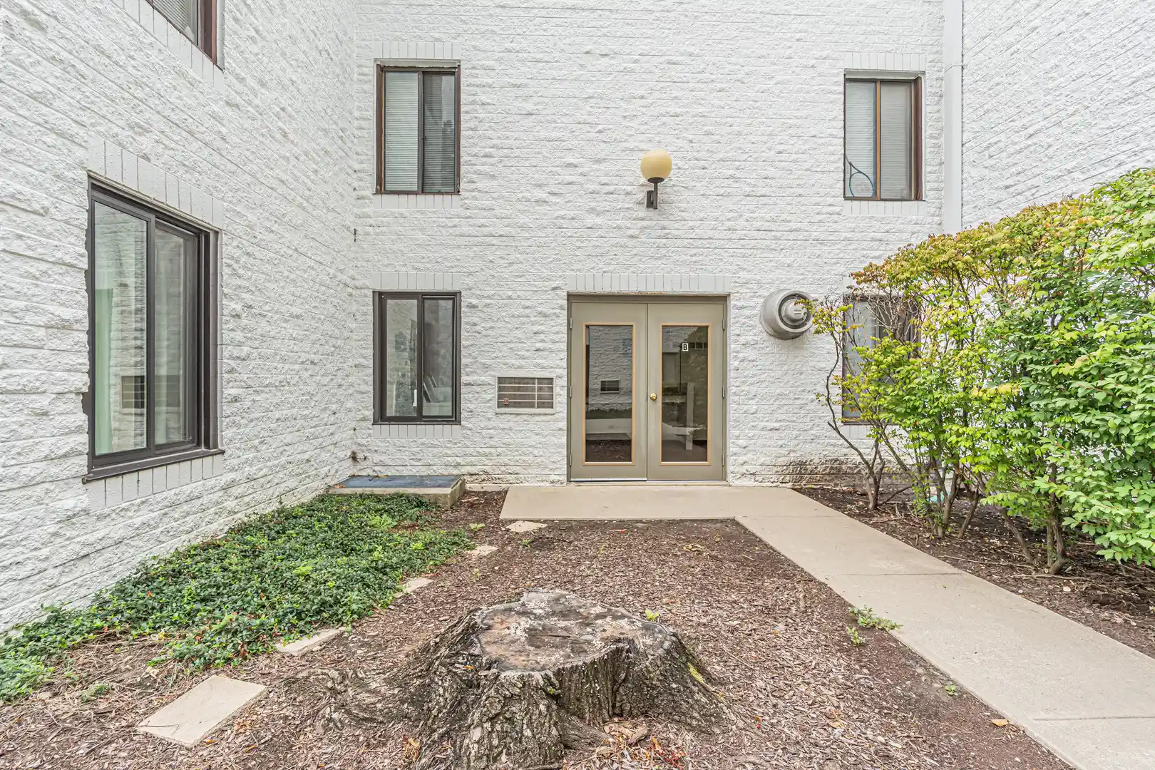 Listing Photo 18 - Condo for sale in 322 W Miner St located at 322 W Miner St, Arlington Heights, IL 60005 - Unit #1C