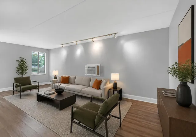 Photo 3 of Condo for sale at 322 W Miner St #1C, Arlington Heights, IL 60005 | MLS# 12749587 | Listing updated on 2026-09-21