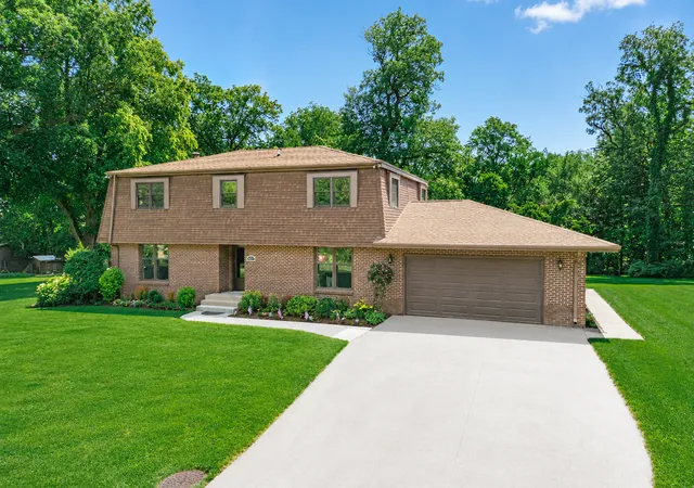Photo 2 of Sale Pending at 450 Marstonmoor Rd, Davis, IL 61019 | MLS# 12749592 | Listing updated on 2026-09-16