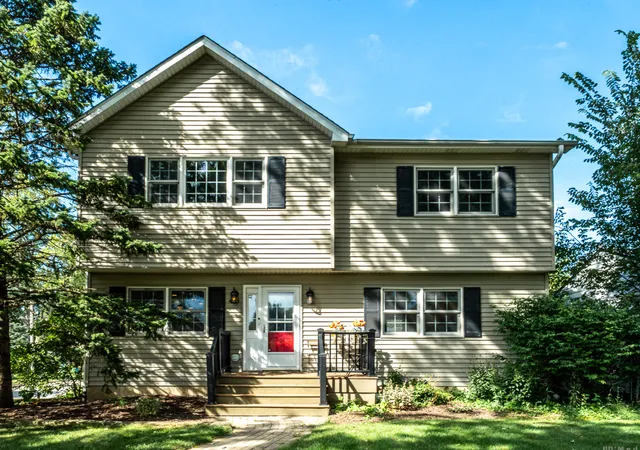 Photo 2 of Single family home for sale at 401 Division St, St. Charles, IL 60174 | MLS# 12749593 | Listing updated on 2026-09-12