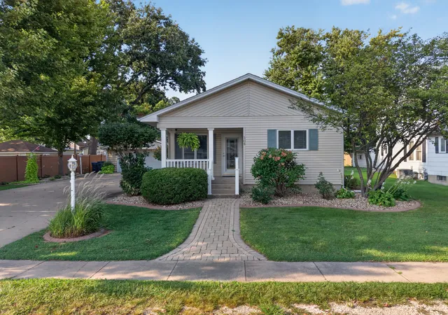 Photo 3 of Single family home for sale at 308 E Harrison St, Granville, IL 61326 | MLS# 12749608 | Listing updated on 2026-09-24