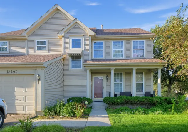 Photo 2 of Single family home for sale at 18499 W Springwood Dr, Grayslake, IL 60030 | MLS# 12749611 | Listing updated on 2026-10-07