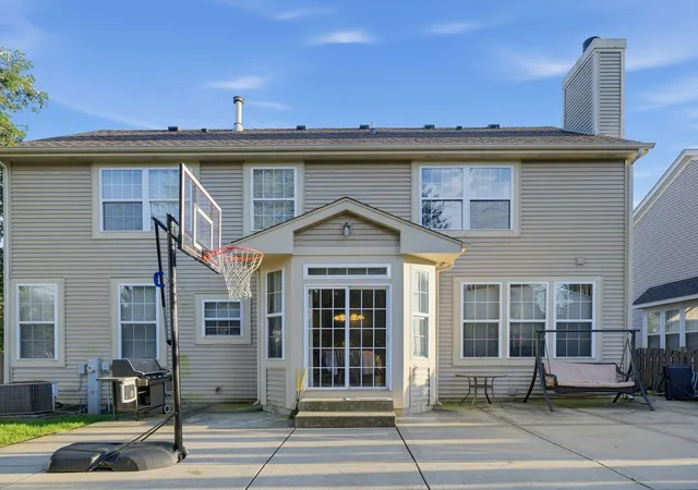 Photo 25 of Single family home for sale at 18499 W Springwood Dr, Grayslake, IL 60030 | MLS# 12749611 | Listing updated on 2026-10-07