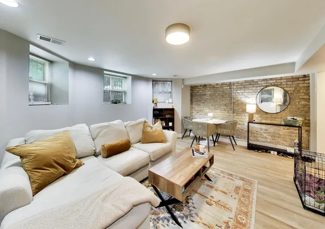 Listing Photo 4 - Condo for sale in building located at 4852 N Sacramento Ave, Chicago, IL 60625 - Unit #G