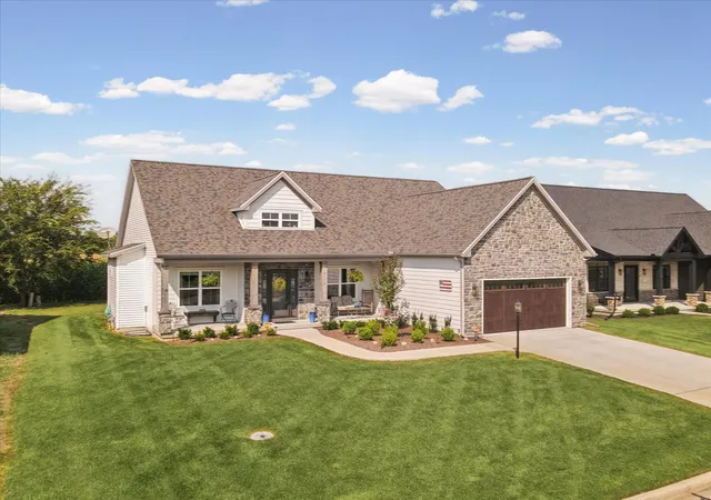 Photo 3 of Single family home for sale at 2838 E Stone Crk Blvd, Urbana, IL 61802 | MLS# 12749620 | Listing updated on 2026-09-15