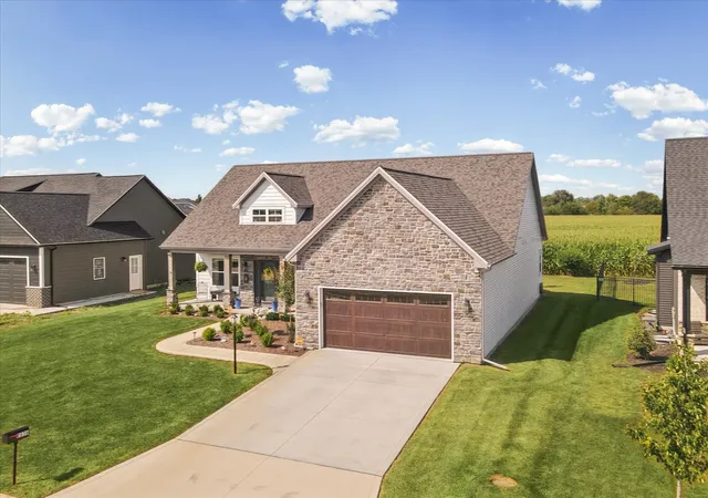 Photo 3 of Single family home for sale at 2838 E Stone Crk Blvd, Urbana, IL 61802 | MLS# 12749620 | Listing updated on 2026-10-08