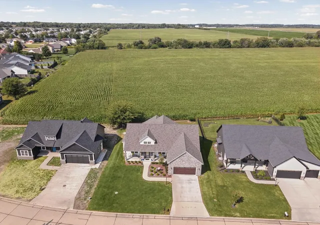 Photo 4 of Single family home for sale at 2838 E Stone Crk Blvd, Urbana, IL 61802 | MLS# 12749620 | Listing updated on 2026-10-08
