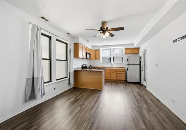Photo 3 of Condo for sale at 1627 W Columbia Ave #1E, Chicago, IL 60626 | MLS# 12749647 | Listing updated on 2026-09-23