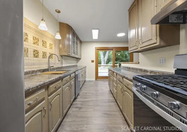 Photo 3 of Single family home for sale at 30w261 Leominster Ct, Warrenville, IL 60555 | MLS# 12749650 | Listing updated on 2026-09-23