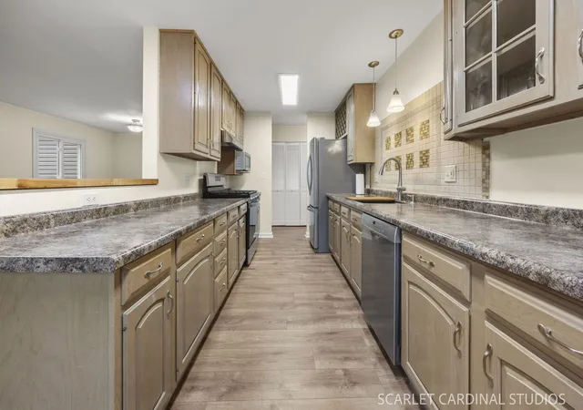 Photo 4 of Single family home for sale at 30w261 Leominster Ct, Warrenville, IL 60555 | MLS# 12749650 | Listing updated on 2026-09-23