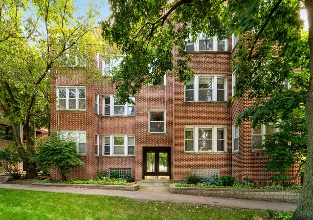 Photo 1 of Condo for sale at 1114 Main St #1W, Evanston, IL 60202 | MLS# 12749667 | Listing updated on 2026-09-30