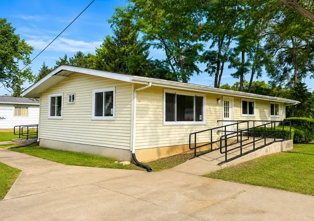 Photo 1 of Single family home for sale at 1100 Denhard Dr, Ottawa, IL 61350 | MLS# 12749705 | Listing updated on 2026-09-14