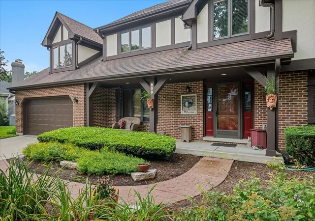 Photo 2 of Single family home for sale at 808 Lyndhurst Ct, Naperville, IL 60563 | MLS# 12749730 | Listing updated on 2026-09-22