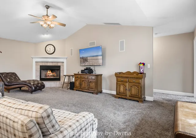Photo 4 of Single family home for sale at 1725 Hunters Run Dr, Bourbonnais, IL 60914 | MLS# 12749731 | Listing updated on 2026-09-24
