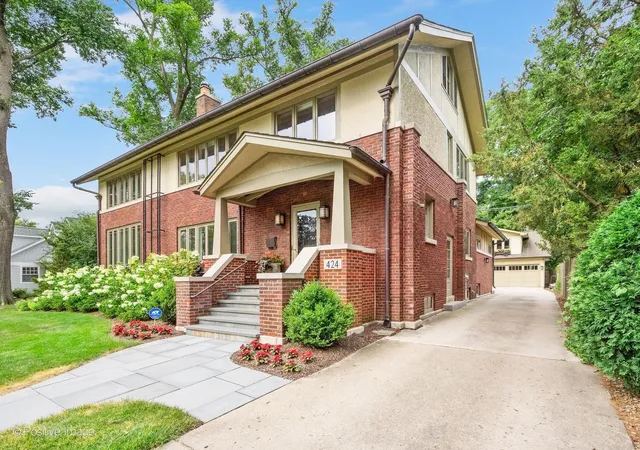 Photo 2 of Single family home for sale at 424 Blackstone Ave, La Grange, IL 60525 | MLS# 12749732 | Listing updated on 2026-09-22