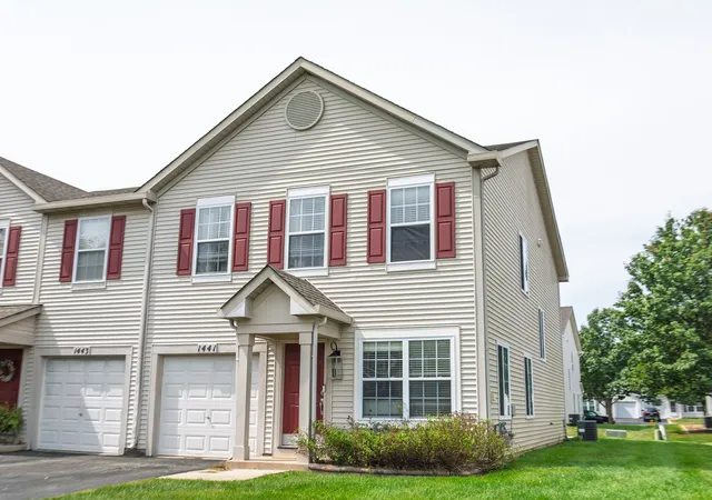 Listing Photo 2 - Condo for sale in building located at 1441 Levato Ln, Minooka, IL 60447